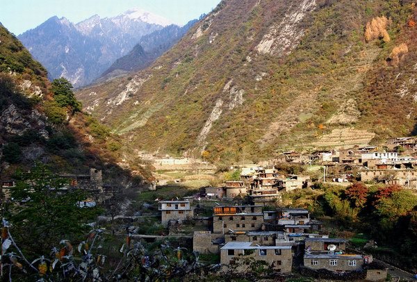 汶川县城人口_上万人口的北川县城-全景VR记录汶川地震八周年 他们还在那里(3)